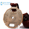 Échantillon gratuit médaille 3d souvenir de logo en relief plaqué or en métal sur mesure pour l&#39;association internationale